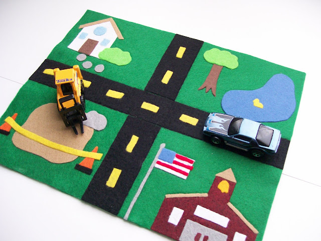 Manualidades de fieltro para niños, alfombra o tapete con circuito coches