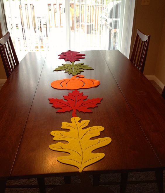 Caminos de mesa de fieltro para otoño con forma de hojas 3
