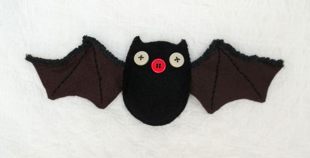 Murciélagos de fieltro DIY para decorar Halloween 2
