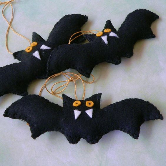 Murciélagos de fieltro DIY para decorar Halloween 4
